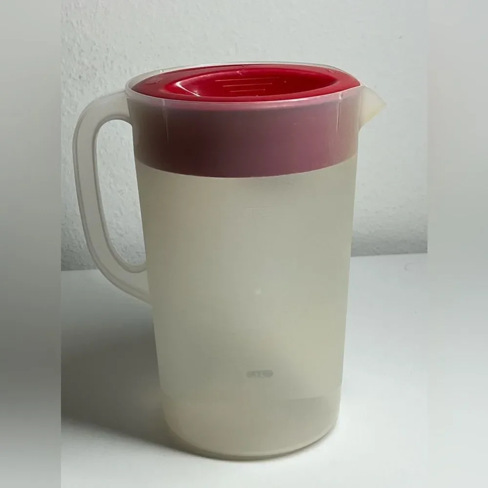 Rubbermaid 1 Gal. Simply Pour Plastic Pitcher With Multi-function Lid